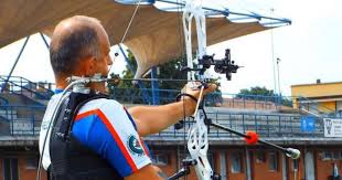 Gli sport invernali comprendono tutte le discipline sportive che si svolgono su neve e ghiaccio, tradizionalmente praticate durante il periodo invernale nei paesi alpini, nell'europa settentrionale e orientale, in nord america, in giappone e negli ultimi decenni anche in sudamerica. Kelmend Cekaj Il Pluricampione Italiano Di Tiro Con L Arco Paralimpico E Il Sogno A 5 Cerchi Ora Cerco Uno Sponsor E Un Lavoro Il Fatto Quotidiano