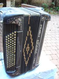 But there he damaged his knee and had to renounce to his dream. F I A S Stradella Italy 1940s Self Playing Accordion