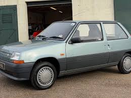 Image result for Gris 1982 Renault