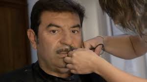 Allora io avevo un contratto di esclusiva con la rai ancora per un anno: Max Giusti Boss In Incognito Segna Ritorno In Rai Frecciatina Su Affari Tuoi Legittimo Eh