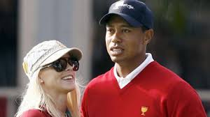 Golf tiger woods resulta herido y es internado tras grave accidente automovilístico. A Tiger Woods Le Golpeo Su Esposa Durante Una Pelea De Celos Antes Del Accidente