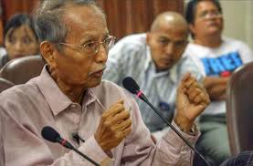 Land rights activists confront Irene Marcos-Araneta