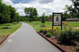 On the northern boundary is the cumberland plateau of level highlands on either side of the tennessee river bordered by steep mountains, valleys, and flat mountain tops. Yoholo Micco Trail Alabama Birding Trails