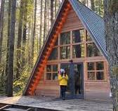 From A-frame cabins to treehouses to tiny houses, Washington has some of the most unique getaways I’ve ever stayed at. #AirbnbPartner These five are cozy, beautiful, and totally bucket list worthy. I ...
