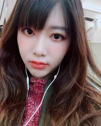 夏涵芝小芝- . 好早🐒 . 希望今天電腦可以撐過去😭 我還得剪片啊啊啊啊. #小芝在大阪🇯🇵  #早上#太陽#台湾#台日#台湾女子#台湾人#おはよう#結構早い#やべー#