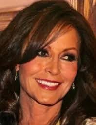 Rena Davis's Instagram, Twitter & Facebook