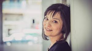 Greek singer and musician Eva Xenou talks about 'laika' songs