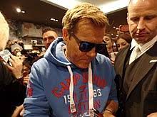 Das hat auch seinen grund, denn bohlen hat einen lukrativen werbedeal mit dem modelabel geschlossen. Dieter Bohlen Wikipedia