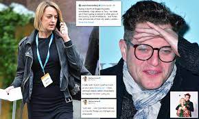 Downing street rejects that a mass wave of infections followed by antibody. Bbc Storm As Star Of Its Top Christmas Show Trolls Laura Kuenssberg On Twitter At 2am Daily Mail Online
