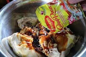 Panaskan lemak ayam dalam periuk nasi di atas dapur dan tutup. Nasi Ayam Istimewa Azie Kitchen Azie Kitchen