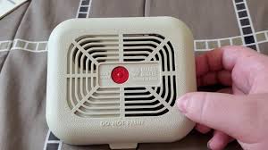 The old one has yellow black and while wires. Black Decker Flamebuster Smk6d M3 Smoke Alarm Youtube