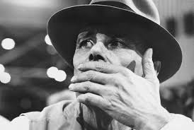 Joseph beuys was a german artist, teacher, and theorist of art who was highly influential in international contemporary art in the latter ha. Lemo Biografie Joseph Beuys