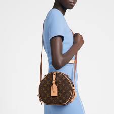 Original louis vuitton traveling best for traveling quality and safe besttargetcollection meet target. Boite Chapeau Souple Mm Monogram Canvas Handbags Louis Vuitton