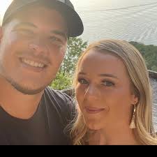 Take off your Red hat and join NoKingsDay. Arts inc.s anti Red hat song Red  Hats and Shadows is out now—give it a listen! 🎧 Play it loud and share if  you