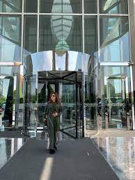حفل راشد الماجد هو امتداد للحفلات الغنائية التي تقام في العاصمة السعودية الرياض خلال هذا الصيف، ويأتي بعد مجموعة من الحفلات والتي كان من بينها حفل كل من الفنانة إليسا ووائل كفوري الذي. Ù†Ø¬ÙˆÙ‰ ÙƒØ±Ù… ØªØ¸Ù‡Ø± ÙÙŠ Ø§Ù„Ø±ÙŠØ§Ø¶ ØªØ±ØªØ¯ÙŠ Ø¹Ø¨Ø§Ø¡Ø©