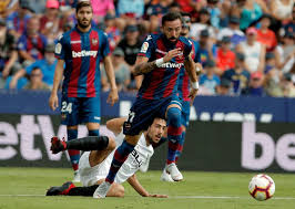 Calentamiento valencia cf vs levante ud. Levante Y Valencia Empatan En Un Derbi Divertido Y Lleno De Alternativas Deportes El Pais