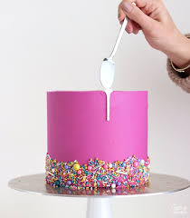 How To Drip Cake With White Chocolate Ganache Drip Cake Recipes Drip Cakes Chocolate Ganache Drip Cake
