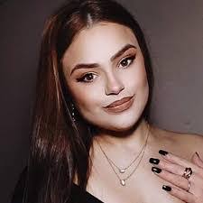 Denise Strauss's Instagram, Twitter & Facebook