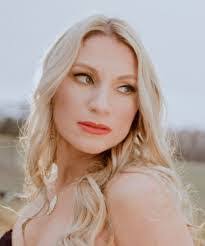 Candice Graf's Instagram, Twitter & Facebook