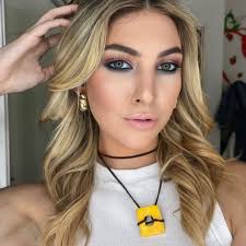 Hoy me tocó rodar para la película “Cuando florece la envidia” con el  personaje de Fiorella 🫶🏻🎬💛 Agradezco siempre esta oportunidad de seguir  creciendo como actriz cada día. Gracias @jorgebrunelli y @avanzaproducciones