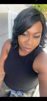 Traveling sisters seeking new adventures and friends