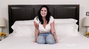 Tasha Bloom Giggling Mommys Little Secret Hot Milfs Fuck - Hot Girls And  Naked Babes at HottyStop.com