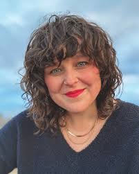 I guess a new haircut is as good a time as any to say hello again! 💁🏻‍♀️  Hi from your increasingly feral internet friend! I have no f-ing clue how  to begin