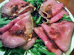Rosbeef A L Anglaise La Recette Facile Roast Beef Vegetable Drinks Food
