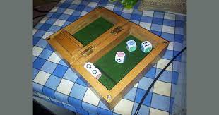 Liar Poker Dice Board Game Boardgamegeek