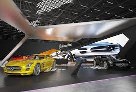 Exclusive reports and current films: Mercedes Benz Exhibition Stand Design
