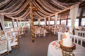 Cocktails Catering Wedding At Paradise Cove In Orlando Fl Wedding Venues Florida Orlando Florida Wedding Venues Wedding Venues