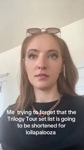 Lorena Raygoza's Instagram, Twitter & Facebook