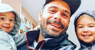 Z bolečinami najmlajšega sina pospremil v vrtec