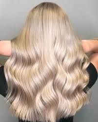 The honey blonde hair with highlights color is soft, warm, and feminine, but the bangs give the overall look an edge and keep everything from looking too this warm honey blonde hair color was created by hairstylist katie reaka of wesley chapel, fl. 10 Gorgeous Blonde Looks For Fall Joico