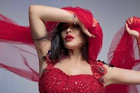 However, judging by her photos and appearances, it seems that the actress falls in the range of 40 to 50 years. Sharma S Wife Tarina Patel Some Of Us Are Simply Destined For Greatness The Citizen