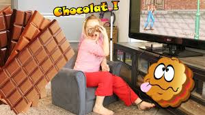 Magic Prank Transformatrion D Objets En Chocolat La Manette De Jeu Tour De Magie Youtube