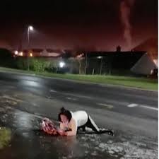 Eine große sammlung von lustigen bildern und fotos von tieren. Frau Rutscht Immer Wieder Aus Die Schadenfreude Ihrer Begleiter Ist Gross Stern De