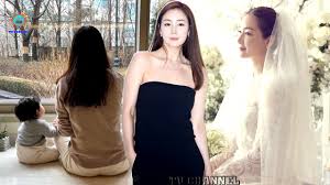 The agency uploaded her bridal dressed picture after her wedding. Choi Ji Woo Family 2021 Husband And Daughter Youtube