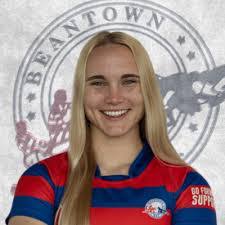 Hannah Mackay's Instagram, Twitter & Facebook