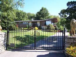 Nashville Celebrity Homes See Where Your Favorite Nashville Singers Songwriters Musicians And Actors Live The Brentwood Tn Guide Celebrity Houses Living In Nashville Nashville