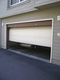 When you finish loosening the screws and letting the mounting brackets are able to slide up and down, what you need to do next to align the sensors is slide it downward. What To Do When Your Garage Door Won T Close All The Way Diy Forums