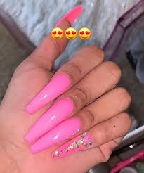 Can you do a pink and black nail design? Hot Pink Ad Diamond Nails Diamond Nails Pretty Nails Glitter Pretty Nail Colors