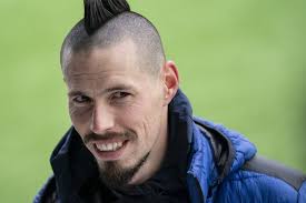 Dokonca aj sám marek na svoje dve ženy v rodine nedá dopustiť a malú krásku na sociálnej sieti nazýva s láskou principessa. Hamsik Bude Hrat Za Trabzonspor Dohodol Sa Na Dvojrocnej Zmluve Hlavne Spravy