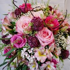 Blumenstrauss Liefern Blumendekoration Fur Firmen Und Jeden Anlass Blumenstrauss Blumen Rosenstrauss