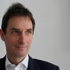 Julia Thacker (@BedsitContessa1)