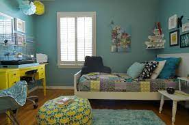 While you choose wallpapers and fabrics on your items in the room, you can select coordinating colours and patterns. 1950s Midcentury Bedroom Decor Ideas Photos Houzz