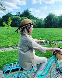 Martha S Bike Helmet Looks More Like A Sun Hat Here S Where To Buy It Bike Helmet Bike Ride Bike