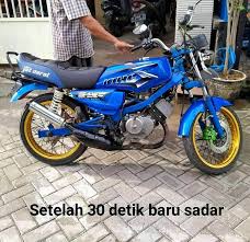 Pramac racing team ducati motogp 2012 unik modif sepeda via toketabgnakal.blogspot.com. Modifikasi Kawin Silang Suzuki Satria Lawas Pakai Baju Yamaha Rx King Setia1heri Com