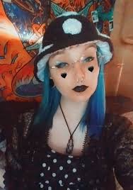 I have been obsessed with doing youth hats lately!