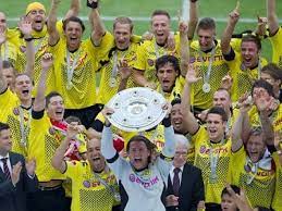 Die ganze saison über schon hatte die mannschaft unter dem trainer jürgen klopp eine starke leistung geboten. Und Schon Wieder Ist Der Bvb Deutscher Meister News Bohle Gruppe Isoliertechnik Innenausbau Brandschutz Dienstleistungen Metallbau Glaserei Baufachhandel Industrieservice